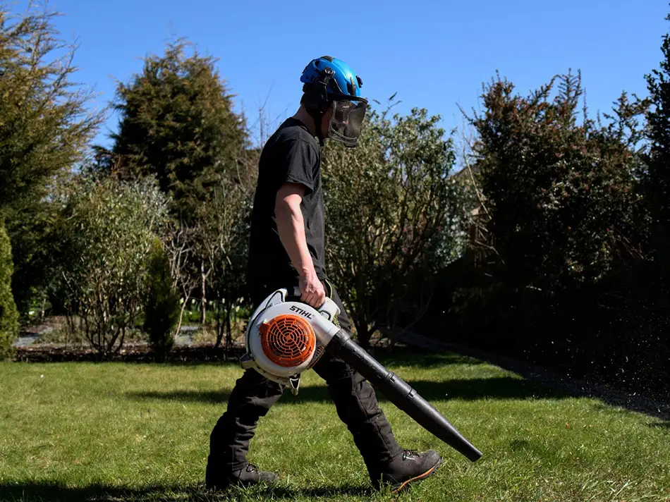 Leaf blower work